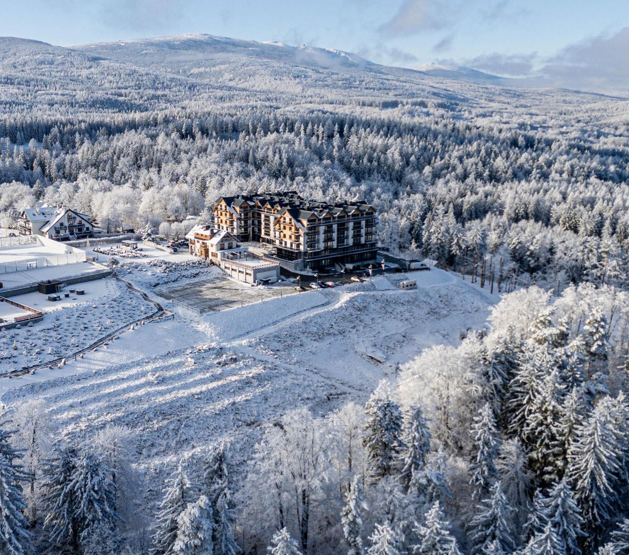 Kazalnica Family&Conference Resort Kolo Karpacza Sosnówka Екстериор снимка